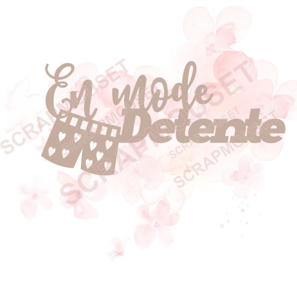Mot En mode détente (avec short de bain à petits coeurs) en carton bois SCRAPMOUSET