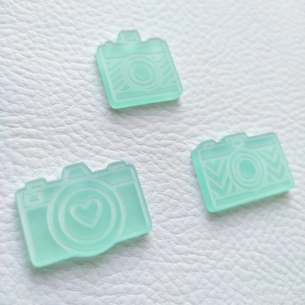 Lot de 3 appareils photos gravés acrylique couleur Caraïbes SCRAPMOUSET