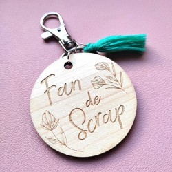 Porte-clés gravé en bois d'érable - " Fan de Scrap "