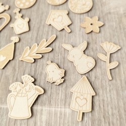 Lot 26 petits embellissements gravés thème Pâques et Printemps en carton bois SCRAPMOUSET pour Scrapbooking et Loisirs Créatifs