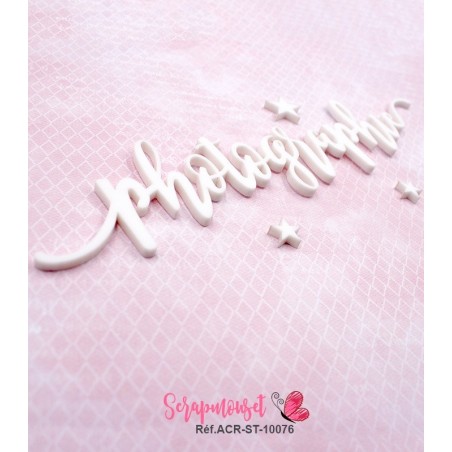 Mot "photographie" en Acrylique Blanc 17,6 x 3,7 cm - Scrapmouset