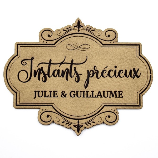 Etiquette à personnaliser en cuir avec le mot Instants précieux SCRAPMOUSET