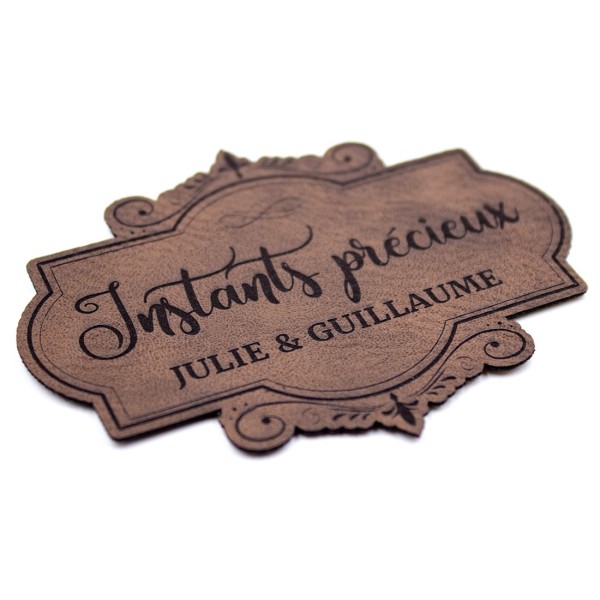 Etiquette à personnaliser en cuir avec le mot Instants précieux SCRAPMOUSET