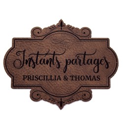 Etiquette à personnaliser en cuir avec le mot Instants partagés SCRAPMOUSET