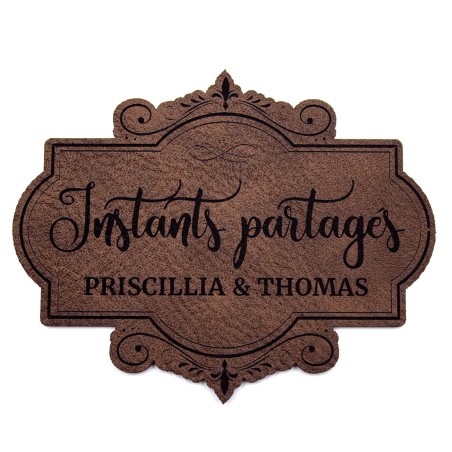 Etiquette à personnaliser en cuir avec le mot Instants partagés SCRAPMOUSET