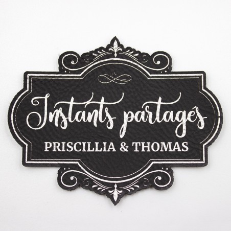 Etiquette à personnaliser en cuir avec le mot Instants partagés SCRAPMOUSET