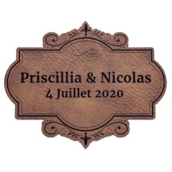 Étiquette à personnaliser avec prénoms et date en cuir SCRAPMOUSET couleur brun foncé