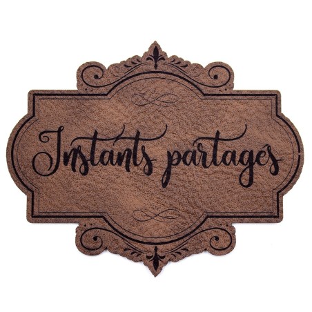 Etiquette de type Vintage en cuir avec le mot Instants partagés SCRAPMOUSET couleur brun foncé