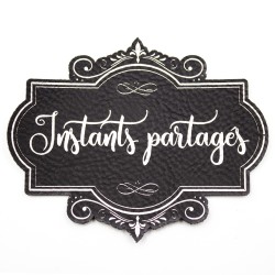 Etiquette de type Vintage en cuir avec le mot Instants partagés SCRAPMOUSET couleur noire